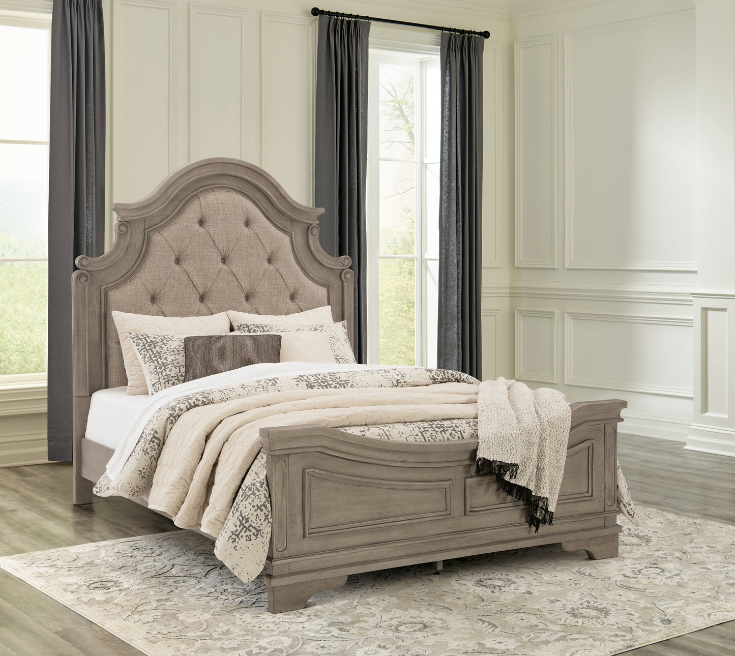 Lodenbay  Panel Bed