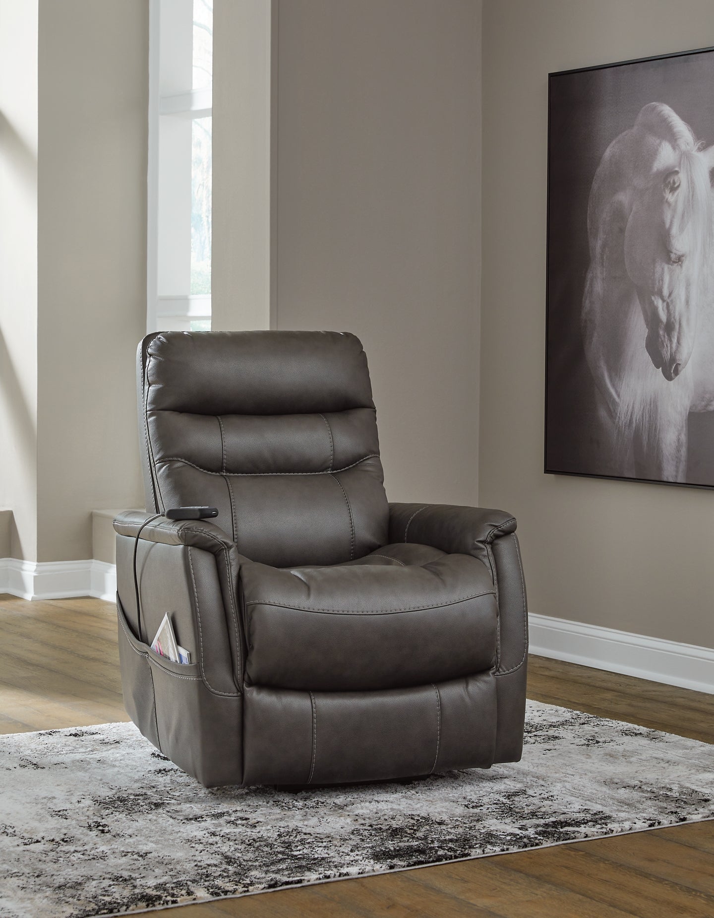 Strawbill Power Lift Recliner