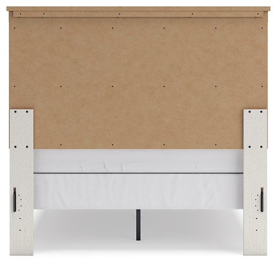 Linnocreek Full Panel Bed with Mirrored Dresser